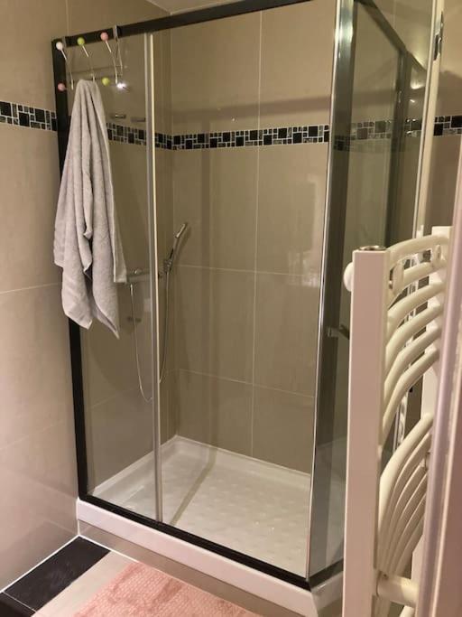 Superbe Appartement Parking Gratuit 2 أولناي سو بوا المظهر الخارجي الصورة